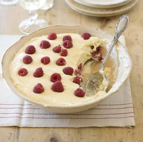 Raspberry and elderflower trifle with Moscato jelly