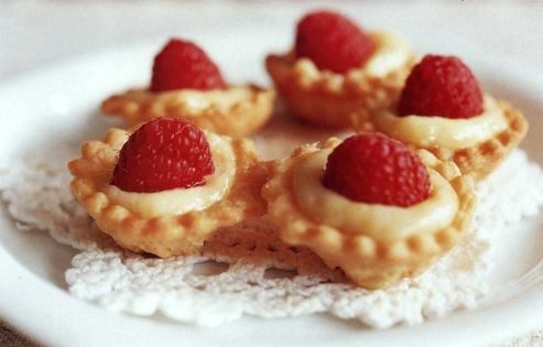 Raspberry and lemon curd tartlets