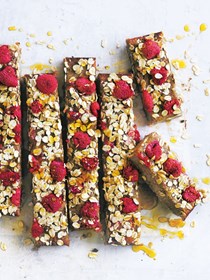 Raspberry and oat banana breakfast bars
