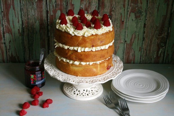 Raspberry and white chocolate cake