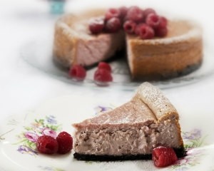 Raspberry and white chocolate cheesecake