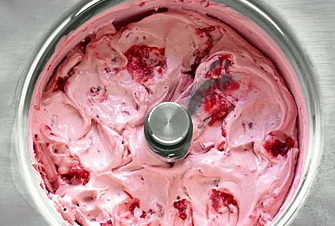 Raspberry-cassis ice cream