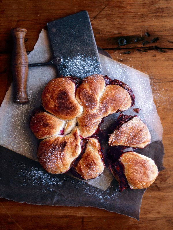 Raspberry-chocolate squashed pull-aparts
