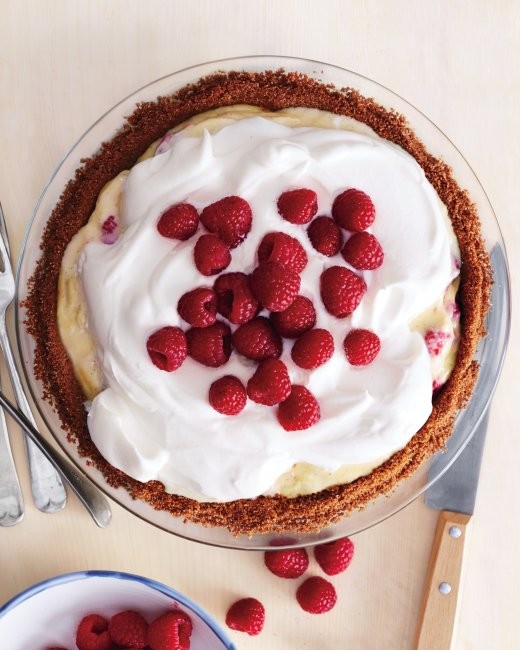 Raspberry cream pie