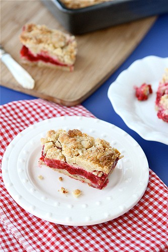 Raspberry crumb bars with almond streusel topping