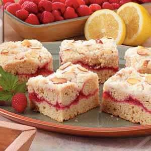 Raspberry crumb cake