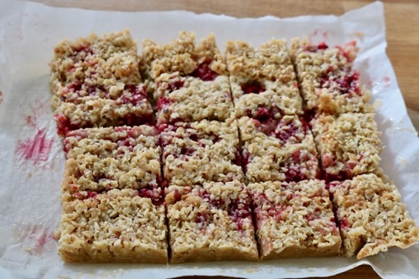 Raspberry flapjacks with coconut traybake 