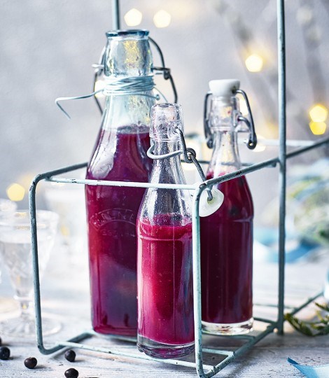 Raspberry gin and tonic syrup