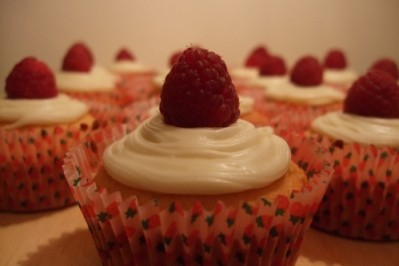 Raspberry jam, toasted coconut and white choc cupcakes