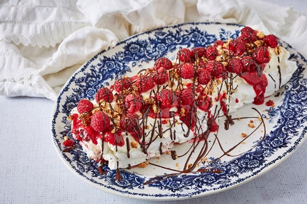  Raspberry meringue roulade