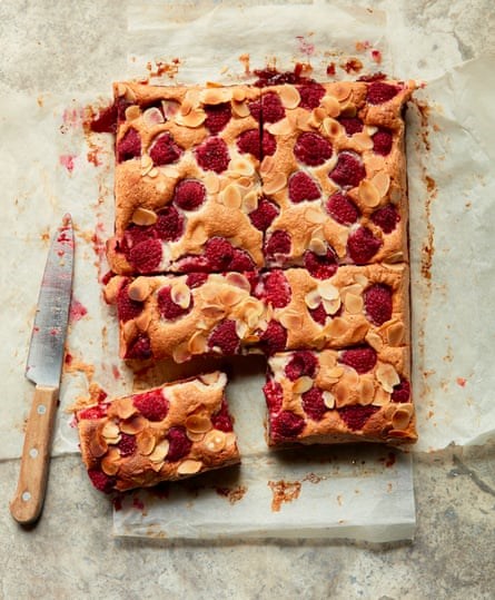 Raspberry meringue sponge cake