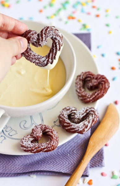 Raspberry mini churros with white chocolate