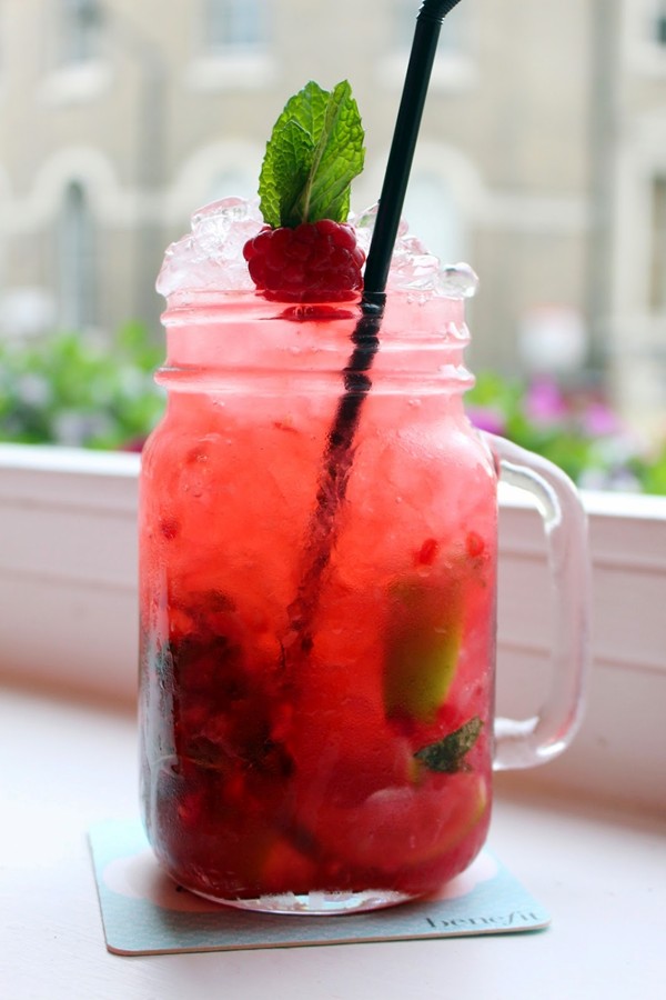 Raspberry mojito