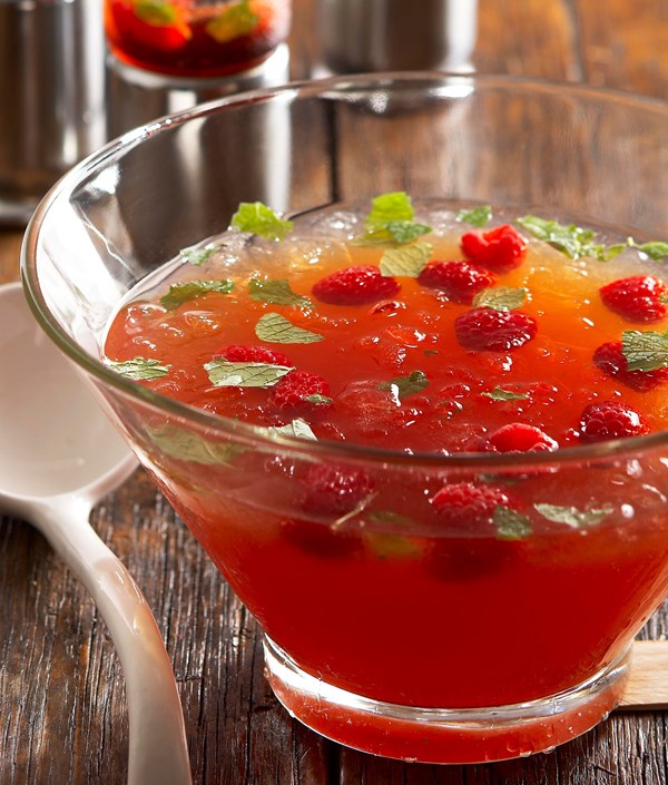 Raspberry-mojito punch