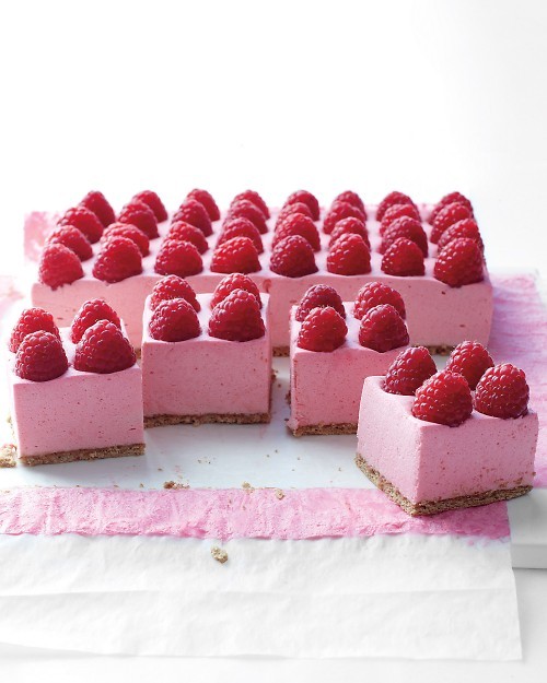 Raspberry mousse pie