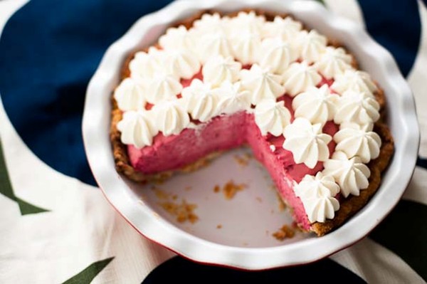 Raspberry mousse pie