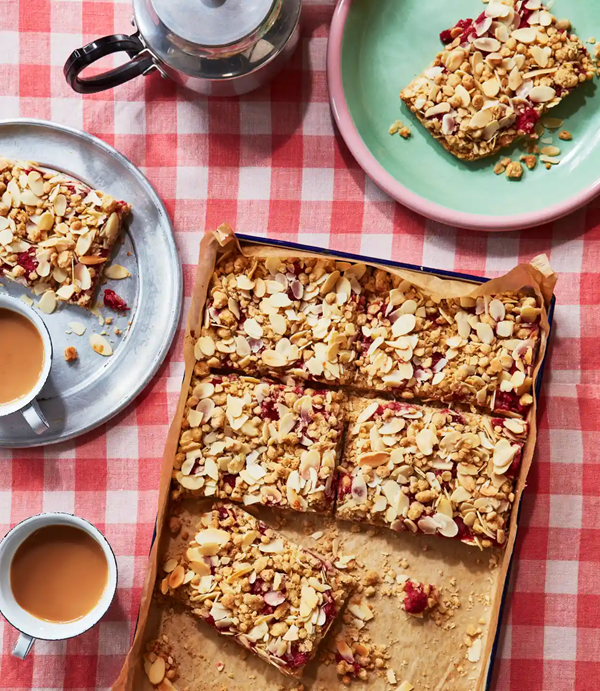 Raspberry oat crumble slice