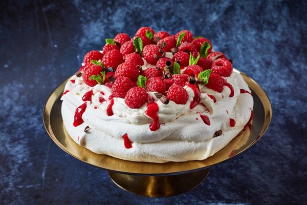  Raspberry Pavlova