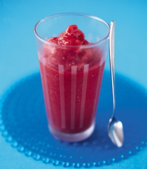 Raspberry, peach and orange smoothie