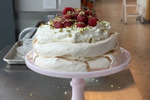 Raspberry pistachio Pavlova with Tess Madalyn