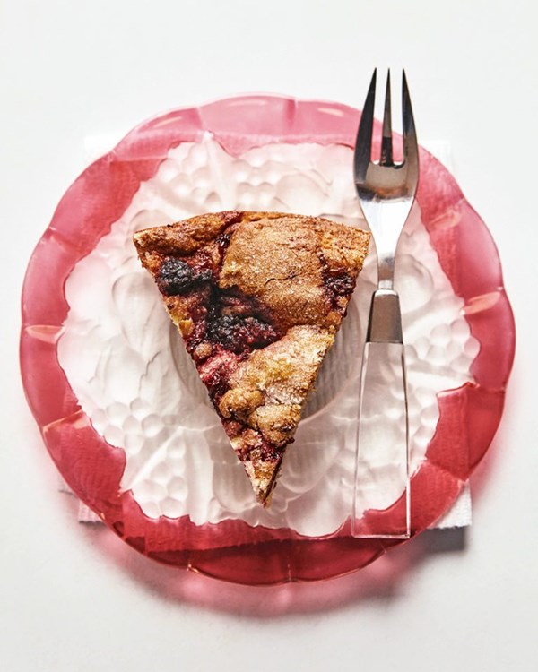 Raspberry ricotta cake