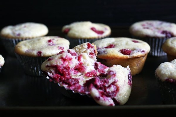 Raspberry ricotta cake muffins