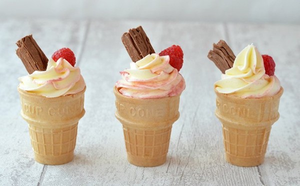 Raspberry ripple ice cream cupcakes