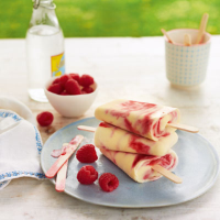 Raspberry ripple lollies