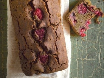 Raspberry-rooibos tea bread
