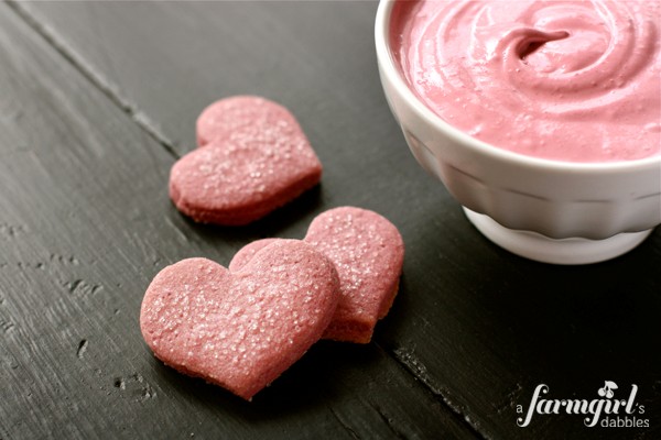 Raspberry shortbread hearts & raspberry cream cheese marshmallow dip