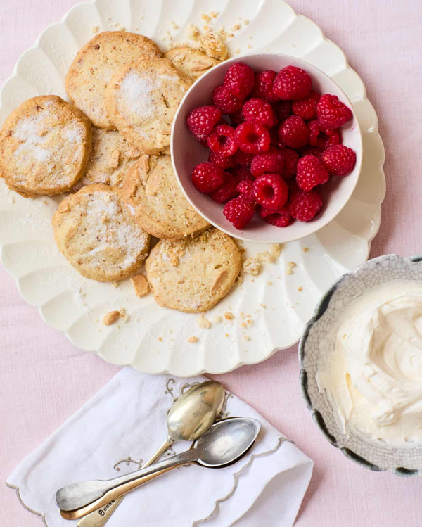 Raspberry shortcakes