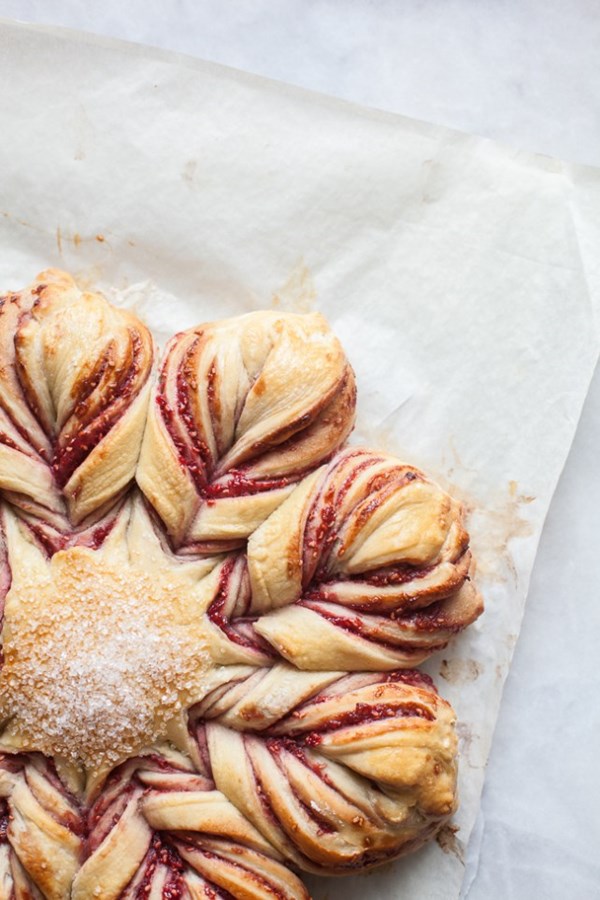 Raspberry star bread