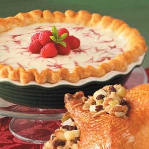 Raspberry swirl cheesecake pie