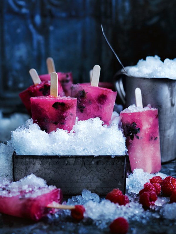 Raspberry, thyme and lemonade popsicles