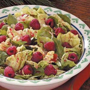 Raspberry tossed salad 