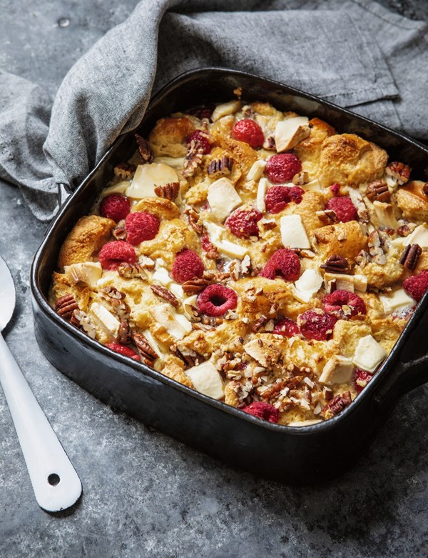 Raspberry, white chocolate & pecan brioche bake