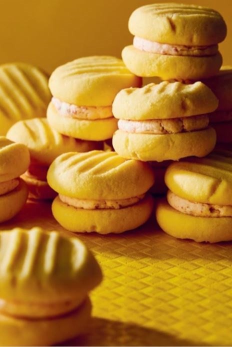 Raspberry white chocolate melting moments