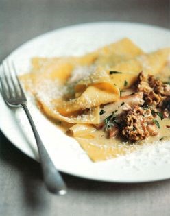 Raviolo with chicken of the woods and cauliflower fungus