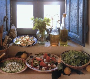 Raw artichoke salad (Aginares salata)