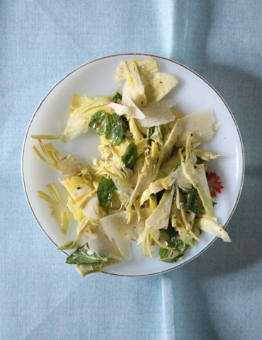 Raw artichoke salad with Parmesan and mint