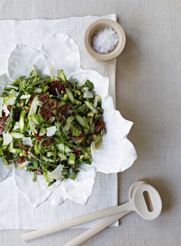 Raw asparagus and rocket salad