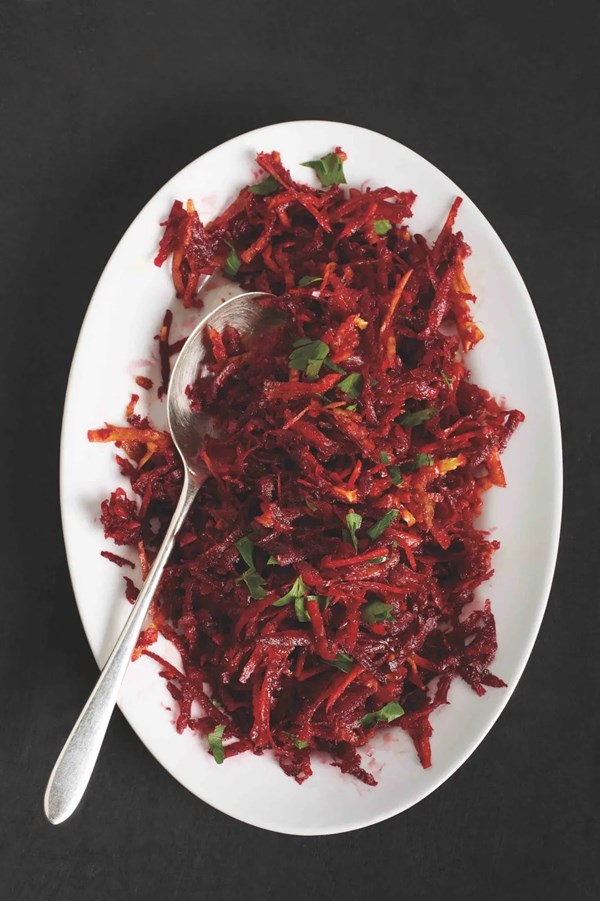 Raw beet salad with yogurt dressing 