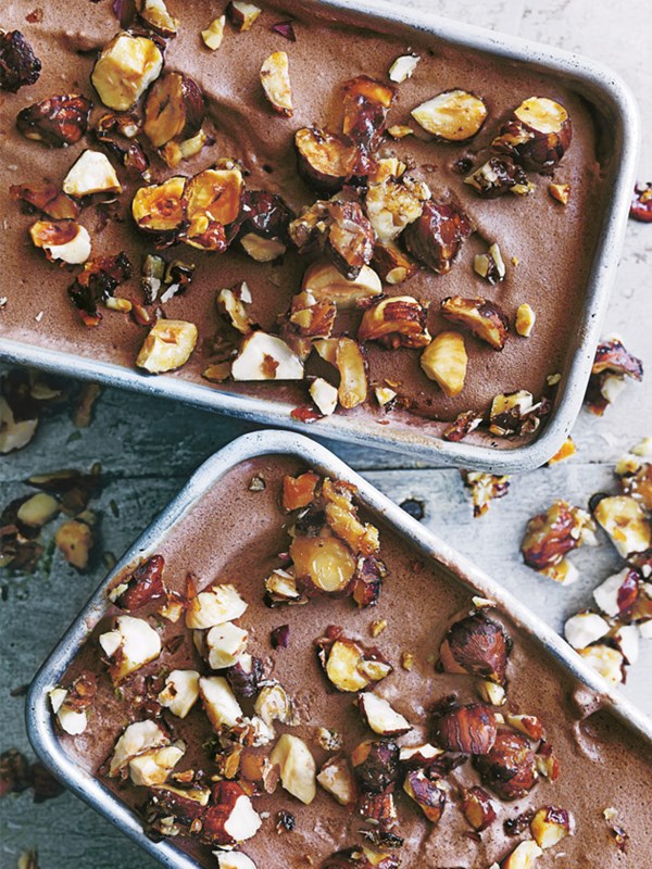 Raw cacao  ice-cream with hazelnut praline