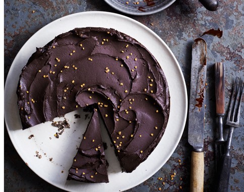 Raw chocolate cake