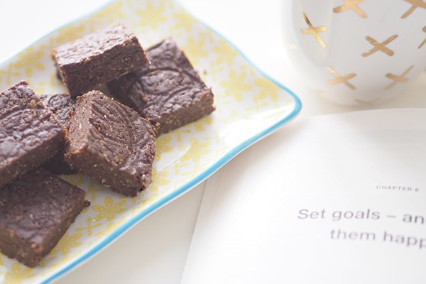 Raw chocolate coffee bites