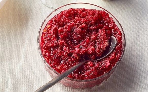 Raw cranberry sauce