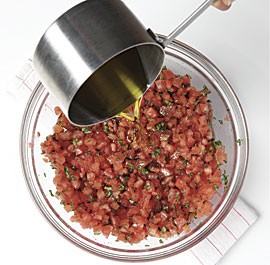 Raw fresh tomato sauce