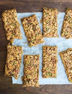 Raw granola bars