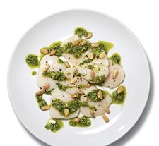 Raw pesto scallops