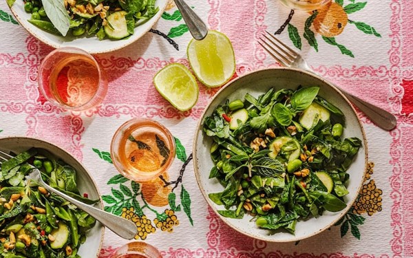 Raw salad with lime dressing and peanuts
